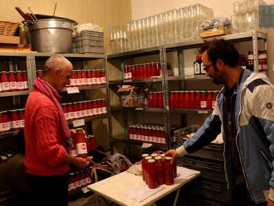 Il maggior successo degli inquilini "abusivi" � lo "Sfruttazero", la realizzazione e la vendita di salsa di pomodoro autoprodotta che ha coinvolto diverse persone disoccupate